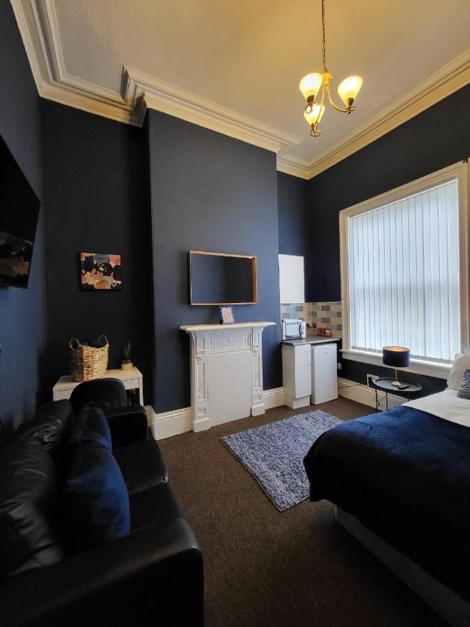Large Digbeth Double Room Shared Bathroom Birmingham Bagian luar foto